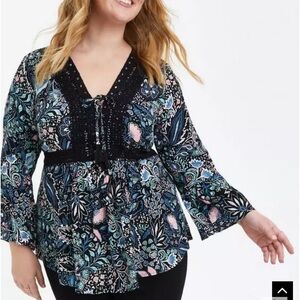 Torrid Women’s Size 00 Babydoll Gauze Crochet Trim Lace Up Top Boho V-Neck Flowy